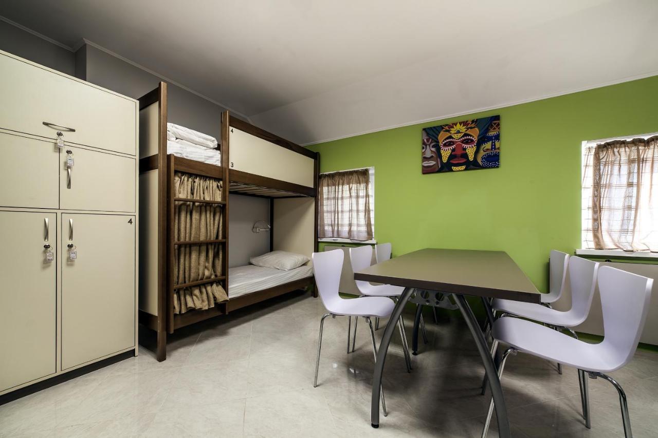 Ostriv Hostel Lviv Luaran gambar