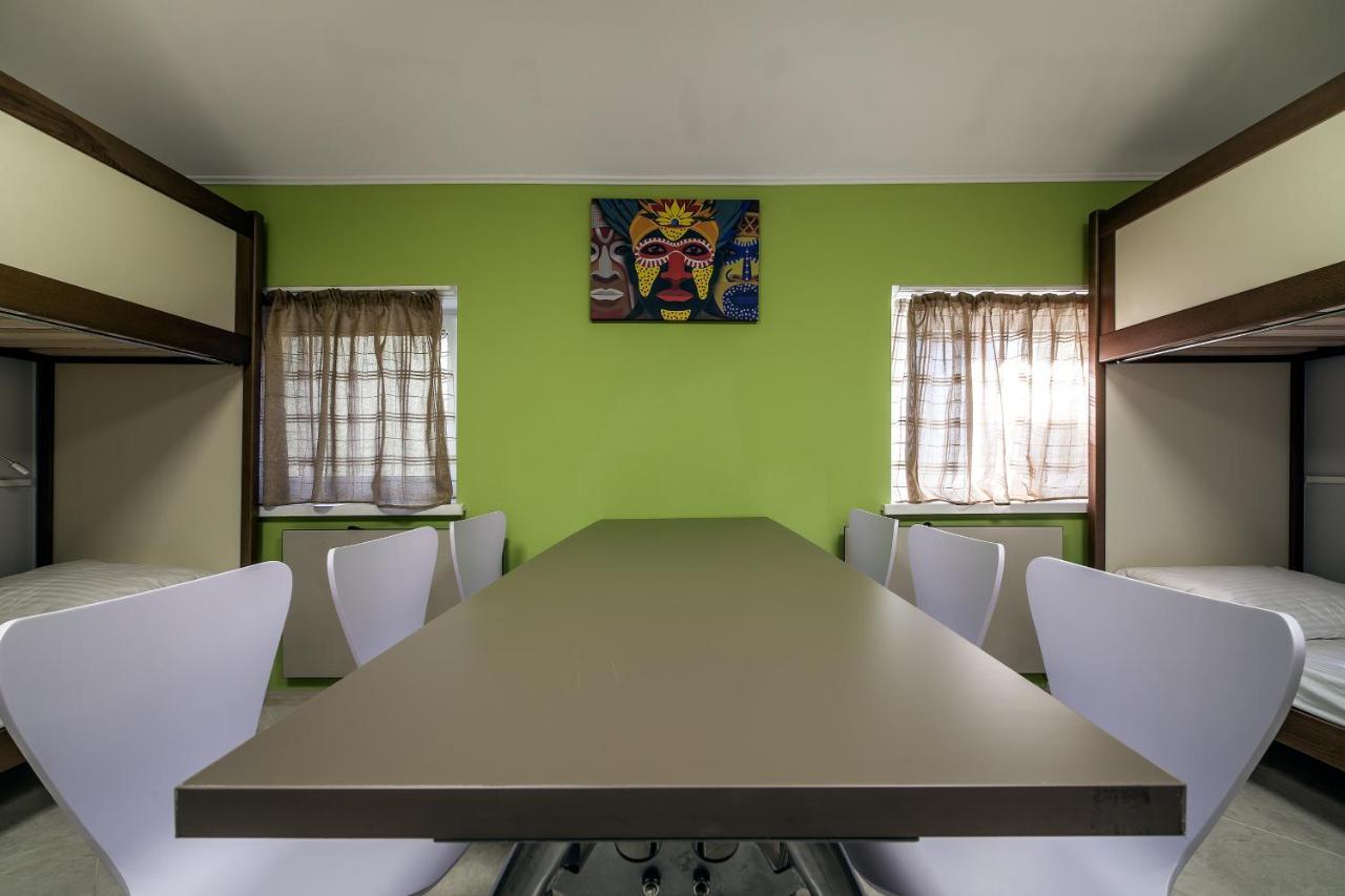 Ostriv Hostel Lviv Luaran gambar