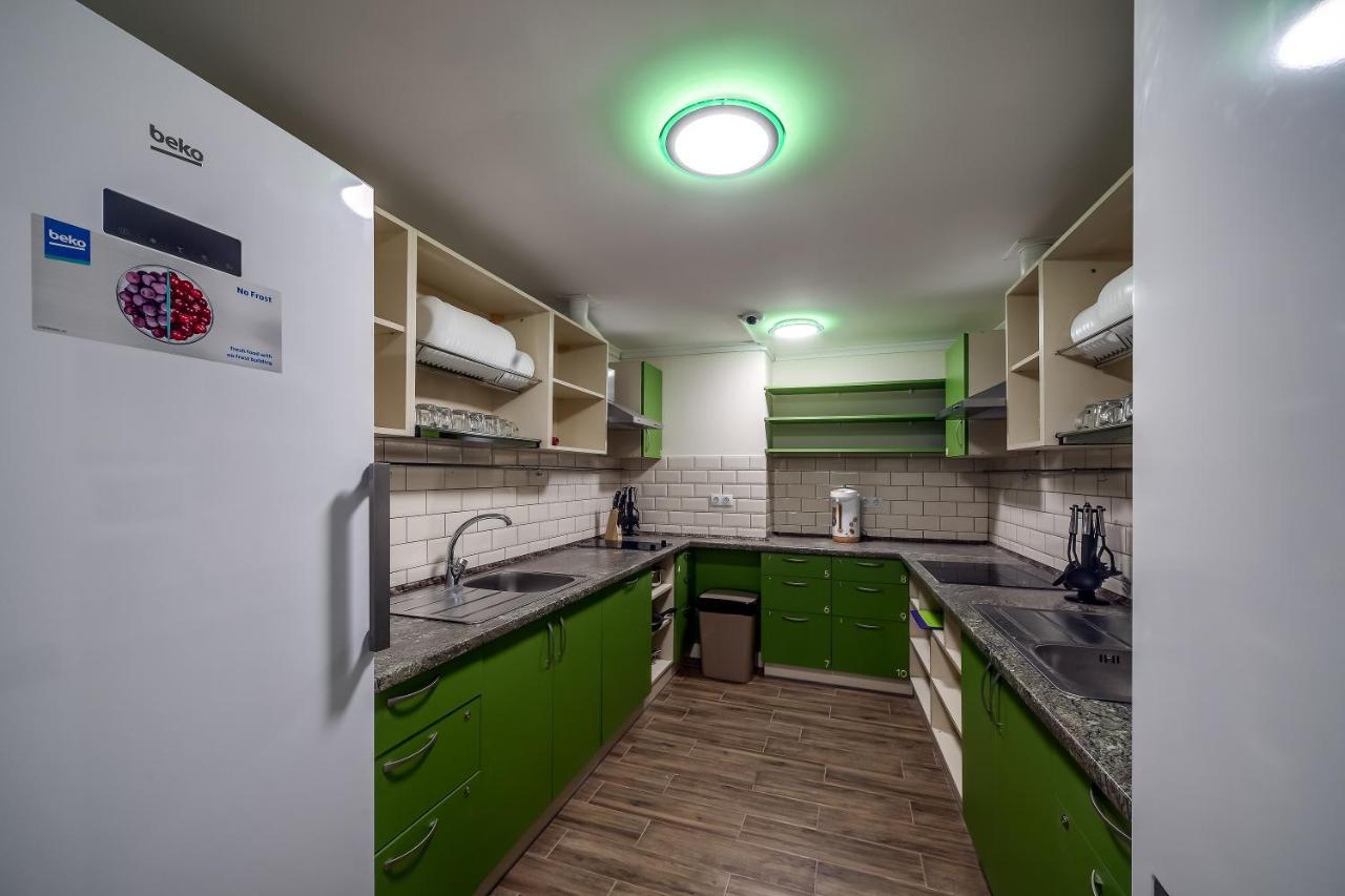 Ostriv Hostel Lviv Luaran gambar